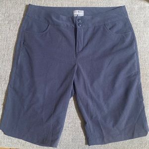 Woman’s Royal Robbins hiking shorts.Size 10 nice long length.Granite grey color.